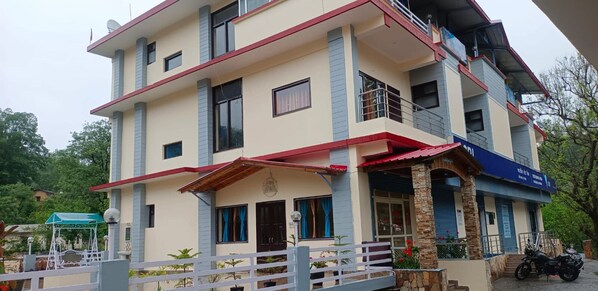Front of property - Shivalik River Retreat (Almora)