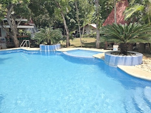 Utomhuspool