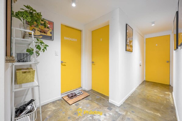 Front of property - U Guesthouse in Hongdae Female Only - Hostel (Seoul)