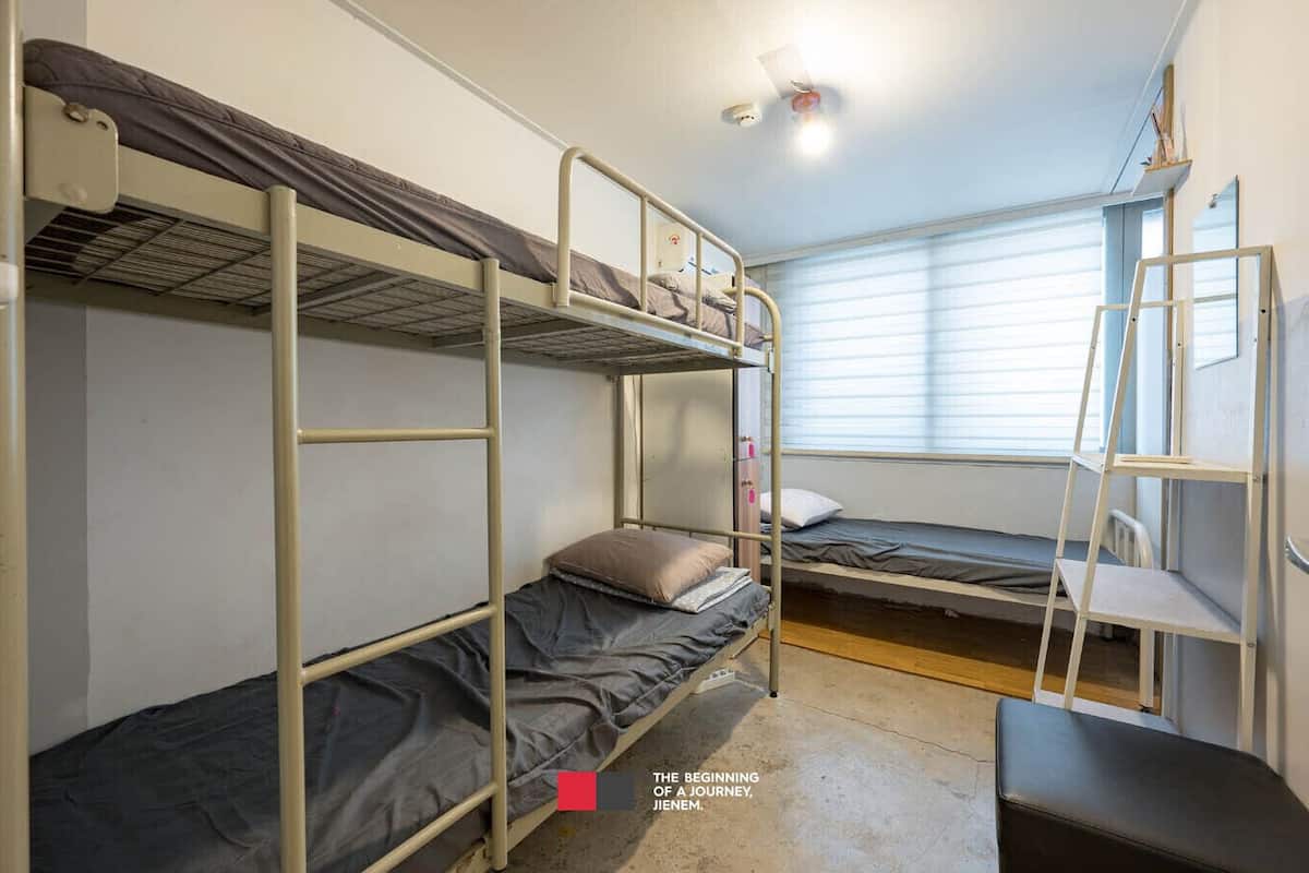 Kamar Quadruple
