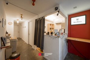 Front of property - U Guesthouse in Hongdae Female Only - Hostel (Seoul)