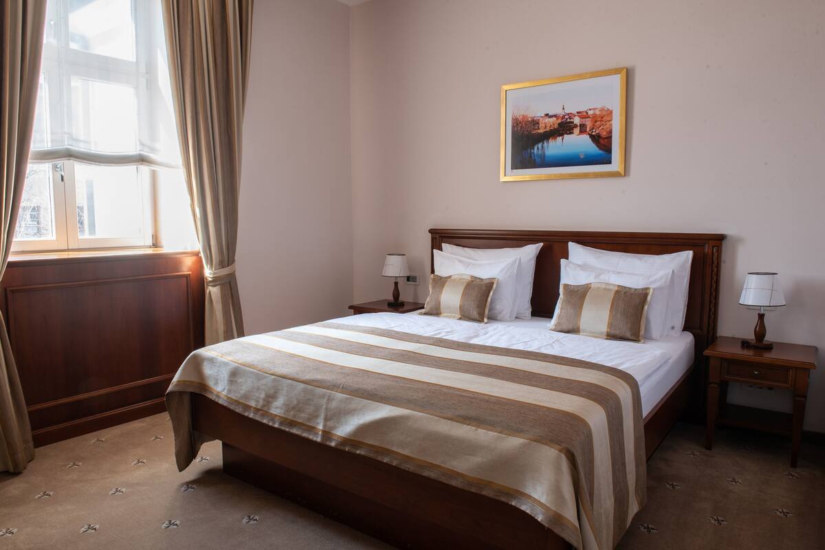 Superior Double Room | Minibar, in-room safe, desk, cribs (free)