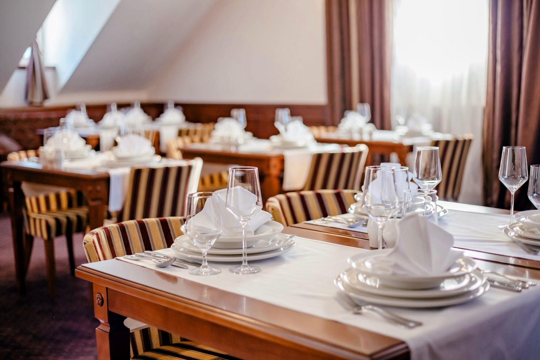 Petit déjeuner, déjeuner et dîner servis sur place