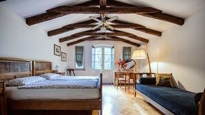 Superior Triple Room, Balcony | Premium bedding, in-room safe, desk, cribs (surcharge) - Villa Fausta (Trieste)