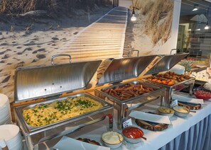 Breakfast and dinner served, local and international cuisine