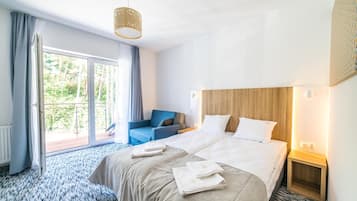 Bureau, fer et planche Ă repasser, Wi-Fi gratuit, draps fournis