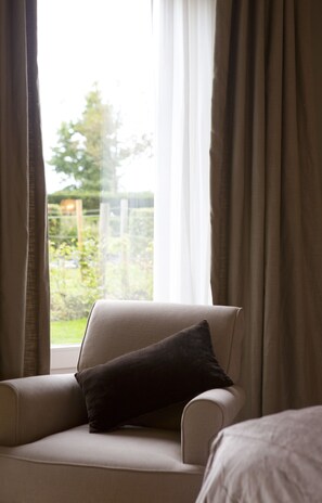 Deluxe Double Room, 1 Double Bed, Terrace, Garden View | 1 bedroom, premium bedding, in-room safe, desk