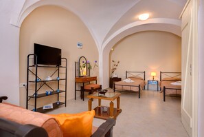 舒适开间套房, 多张床, 简易厨房, 城市景观 | 客房景观