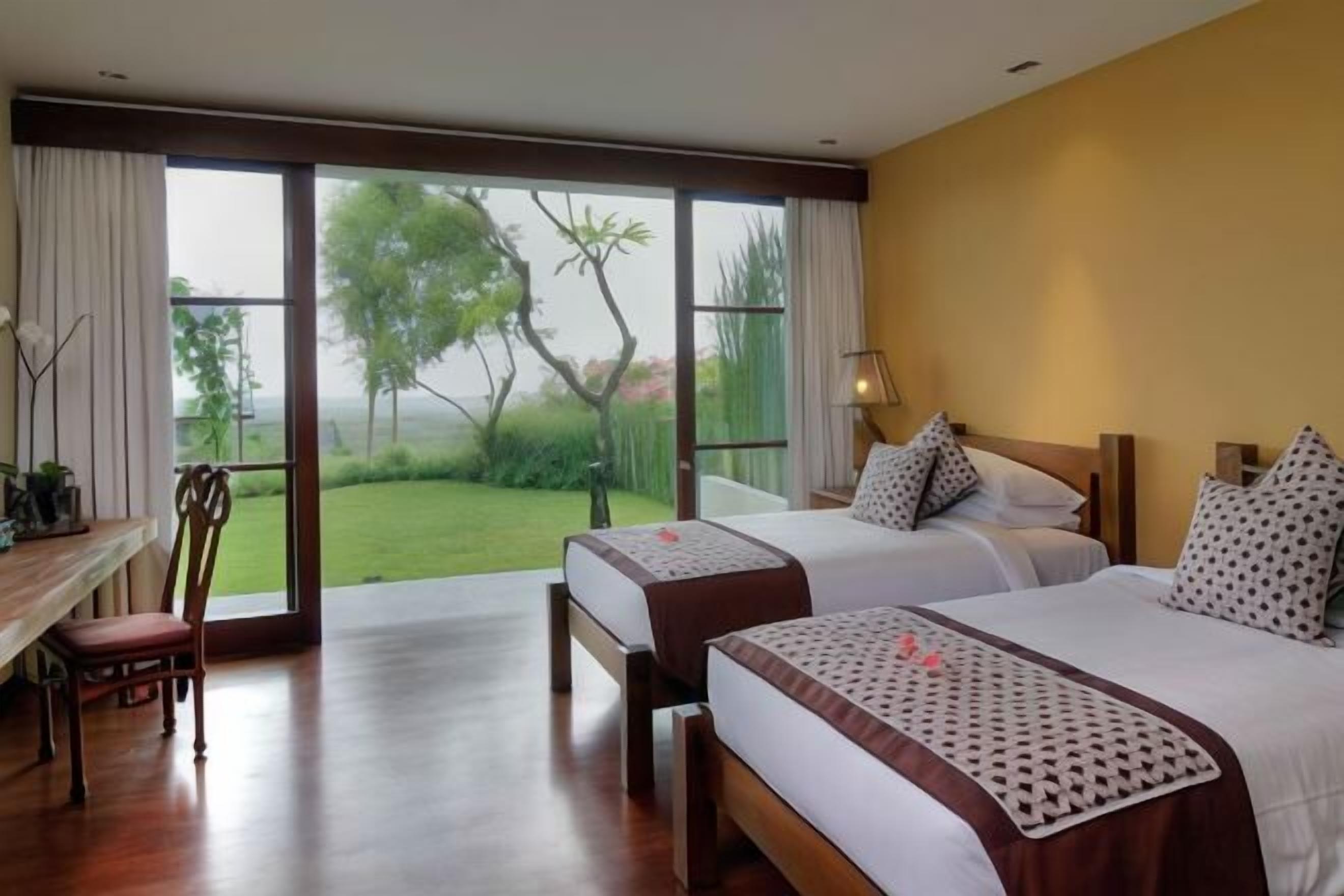 In-room safe, individually decorated, individually furnished, desk