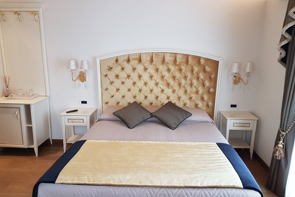 Habitación Confort doble, vistas parciales al lago, junto al lago | Ropa de cama de alta calidad y edredones de plumas