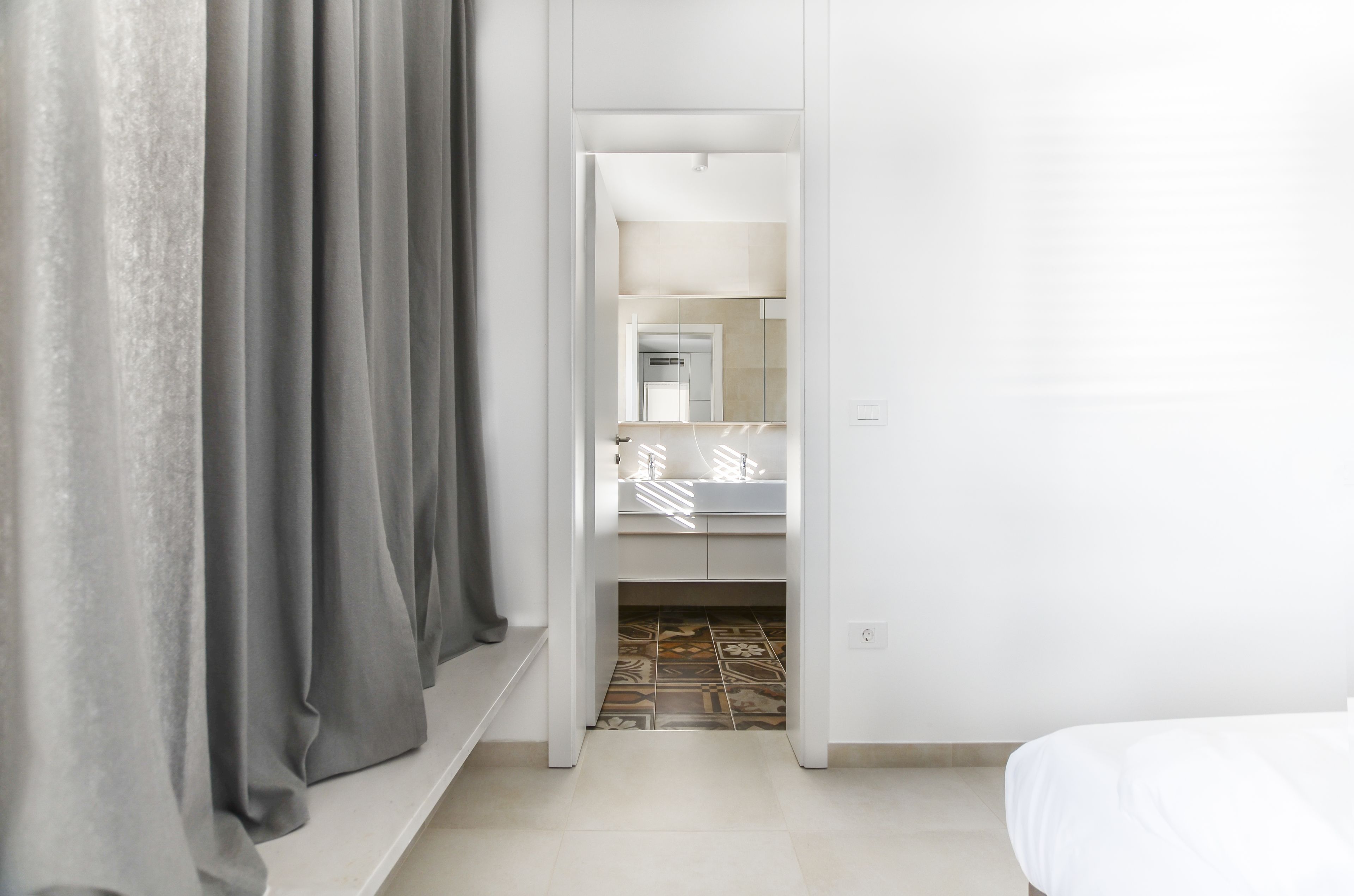 1 Schlafzimmer, hochwertige Bettwaren, Zimmersafe, Schreibtisch