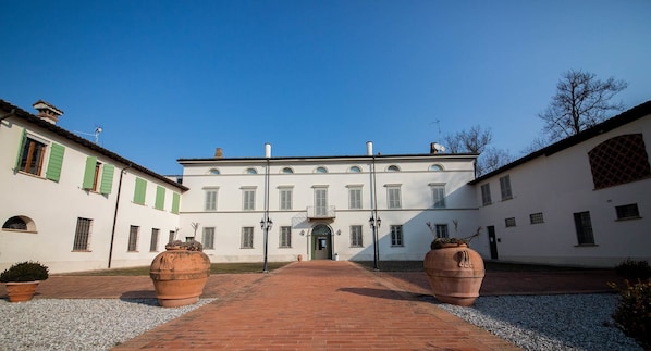 واجهة المنشأة