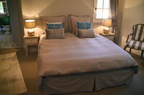 Deluxe Room (Lacoste) | Premium bedding, individually decorated, individually furnished, desk