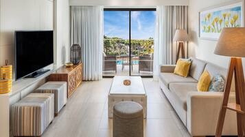 Flat-screen TV, pay films