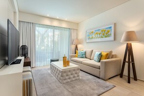 Flat-screen TV, pay movies - Pine Cliffs Gardens (Albufeira)