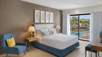 1 Schlafzimmer, hochwertige Bettwaren, Zimmersafe, Schreibtisch