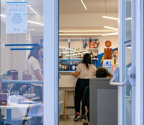 酒吧（店内）
