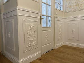 Tweepersoonskamer, uitzicht op tuin | Een minibar, individueel gedecoreerd, individueel gemeubileerd