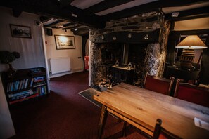 Interior - Bearslake Inn (Okehampton)
