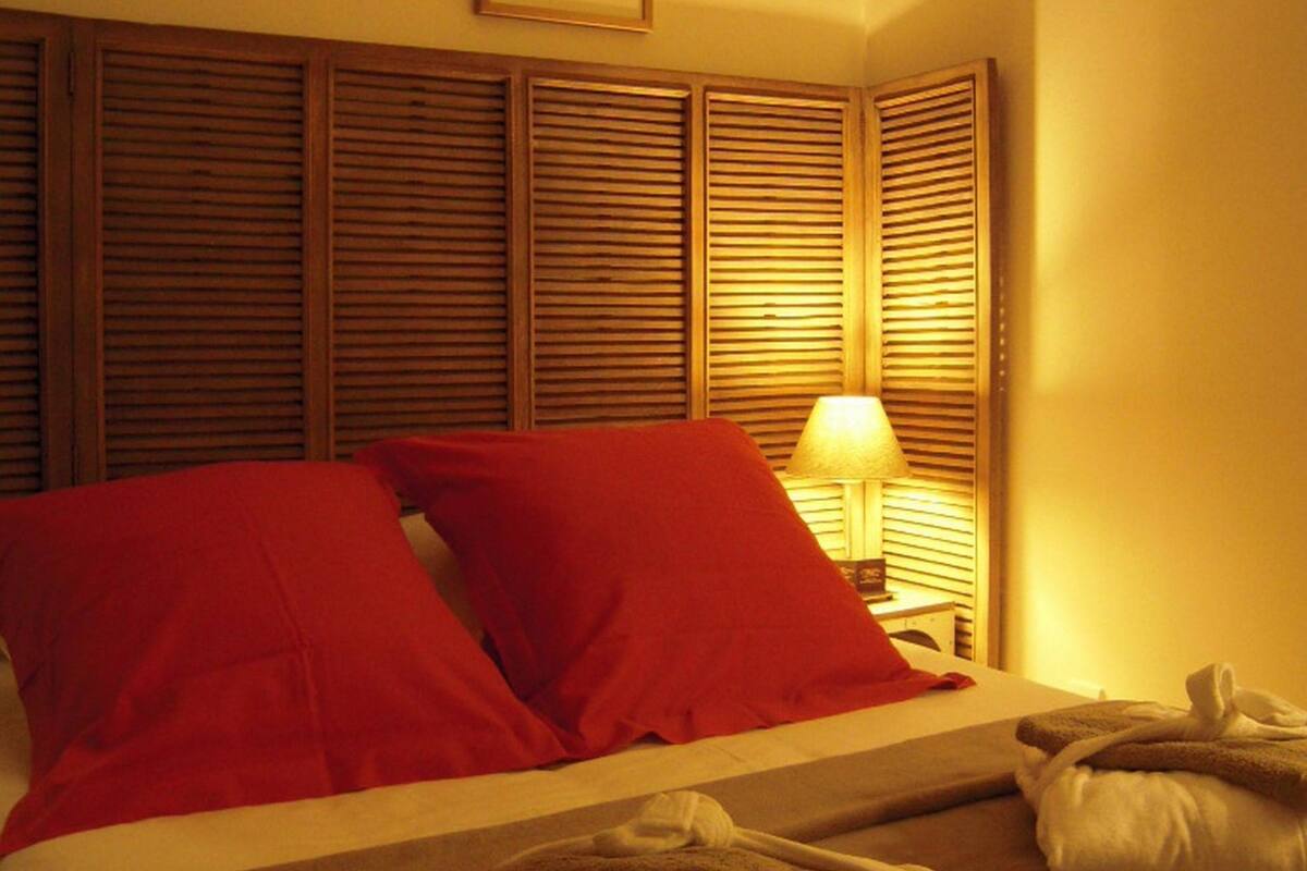 Minibar, individually furnished, iron/ironing board, rollaway beds