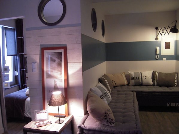 Minibar, individually furnished, iron/ironing board, rollaway beds