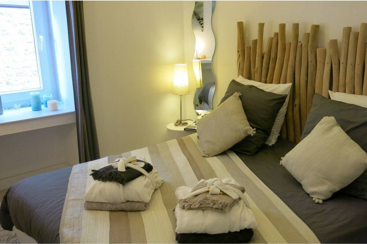 Minibar, individually furnished, iron/ironing board, rollaway beds