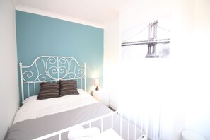 Townhome | 5 bedrooms, premium bedding, iron/ironing board, free WiFi