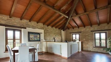 Villa, 4 camere da letto, piscina privata | Area soggiorno | TV a schermo piatto