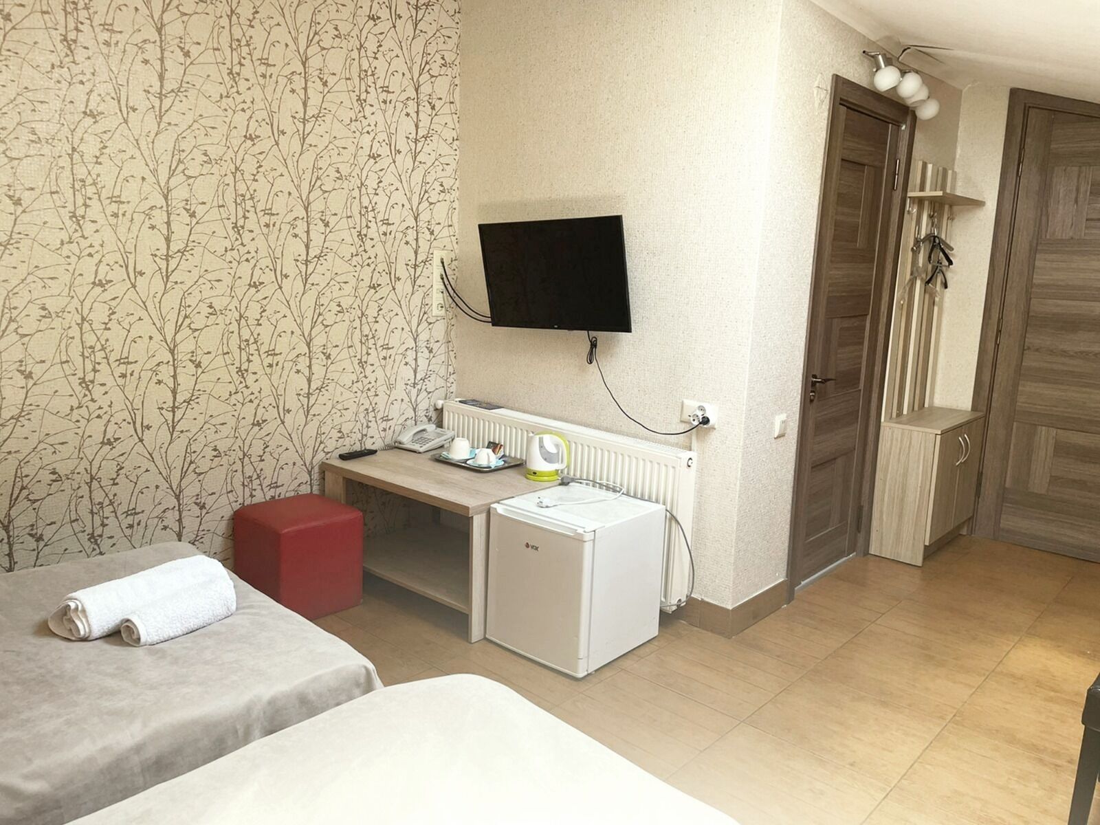 economy twin room | iron/ironing board, free wifi, bed sheets