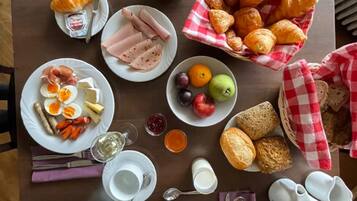 Desayuno buffet todos los días (con cargo)