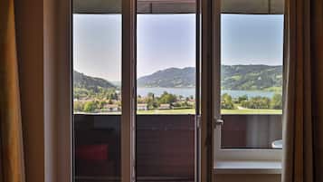 Deluxe-Doppelzimmer, Balkon, Seeblick | Zimmersafe, Schreibtisch, kostenloses WLAN, Bettwäsche