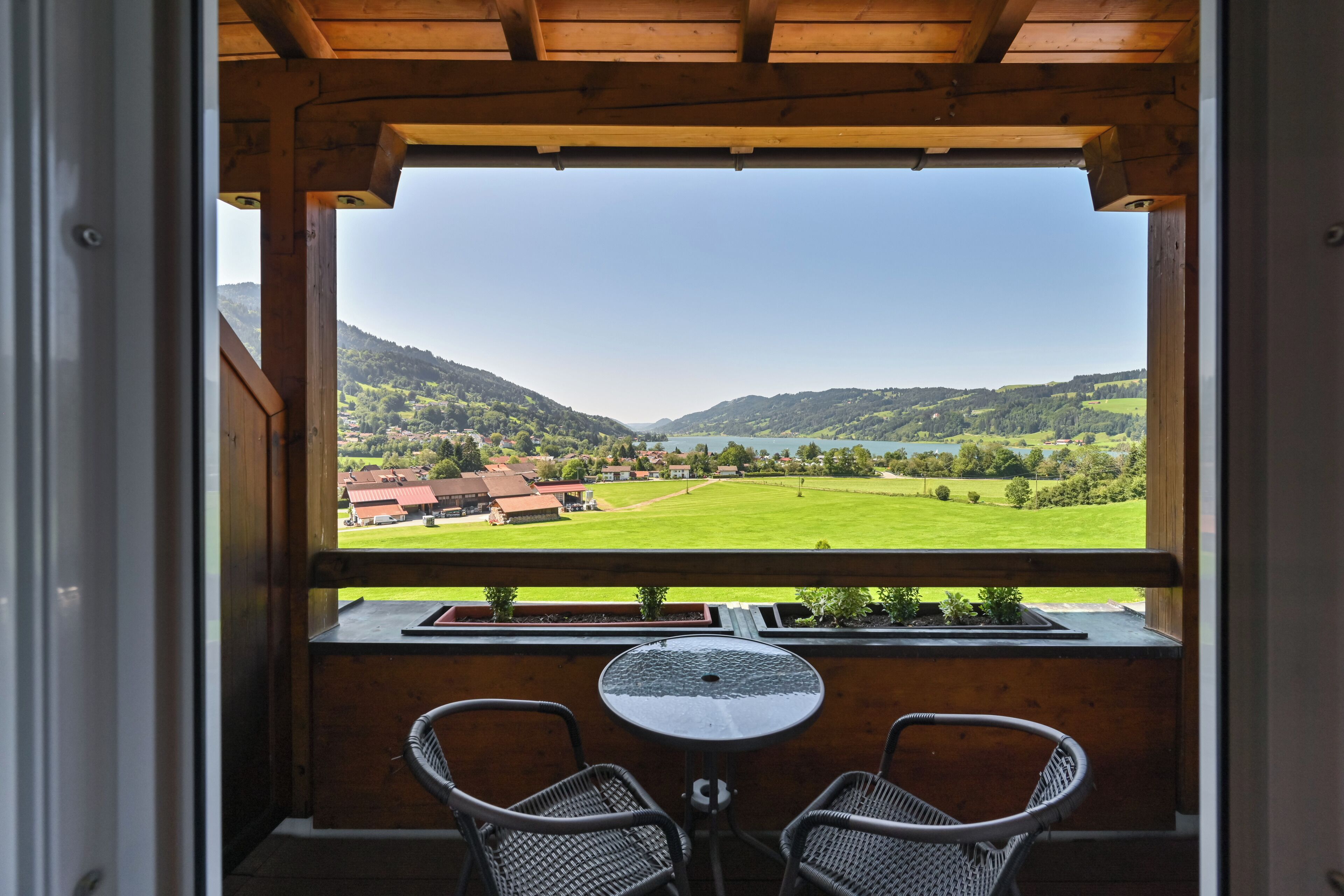 Standard-Doppelzimmer, Balkon, Seeblick | Zimmersafe, Schreibtisch, kostenloses WLAN, Bettwäsche