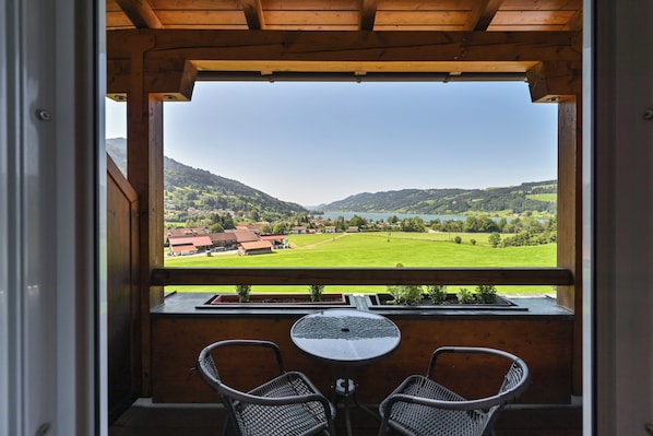Standard Double Room, Balcony, Lake View