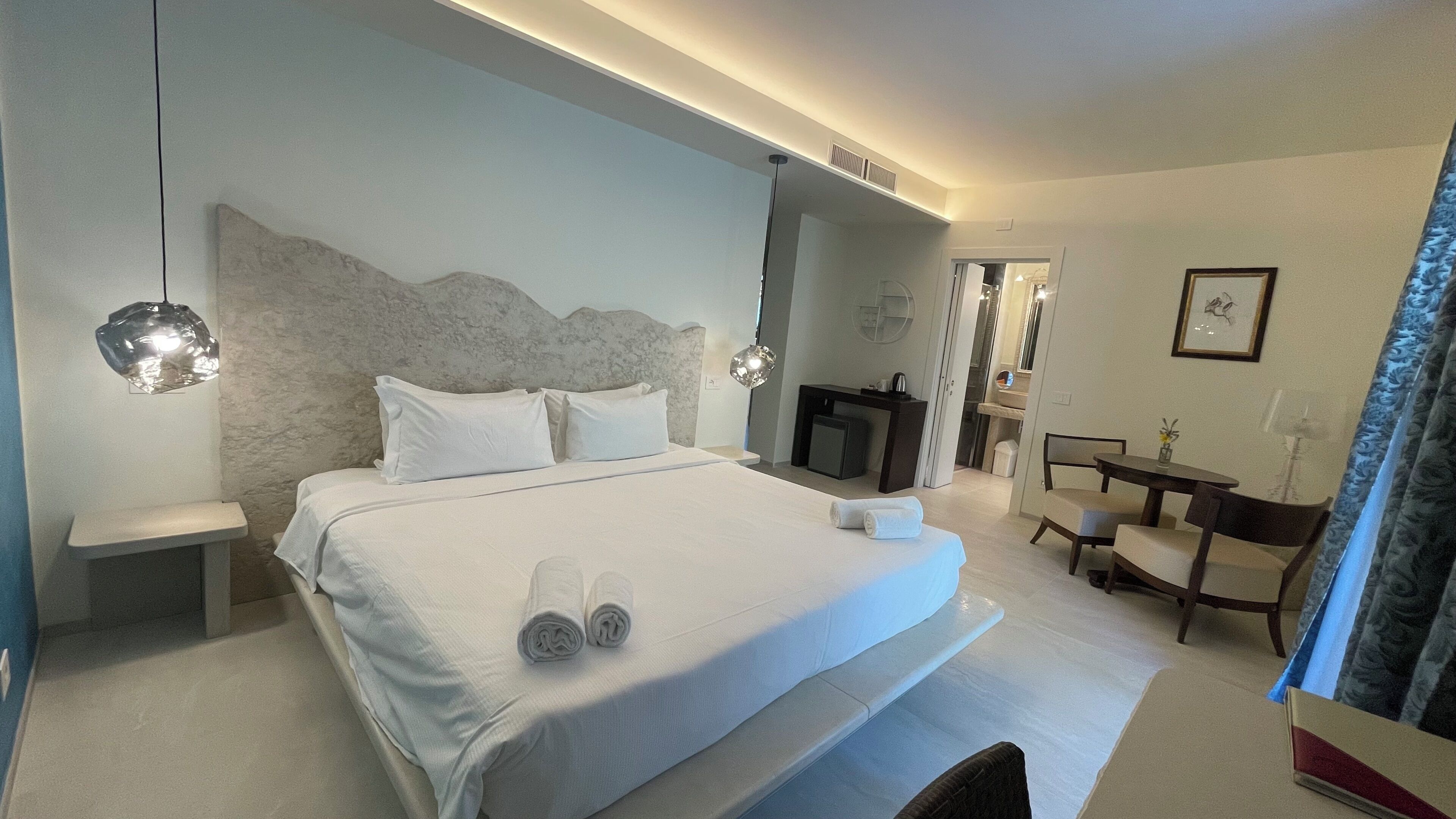 舒適雙人房 | 羽絨被、房內夾萬、免費 Wi-Fi、床單