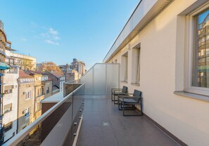 Hypo-allergenic bedding, minibar, in-room safe, desk - Sky hotel (Belgrade)