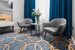 Allergitestet sengetøy, minibar, safe på rommet og skrivebord