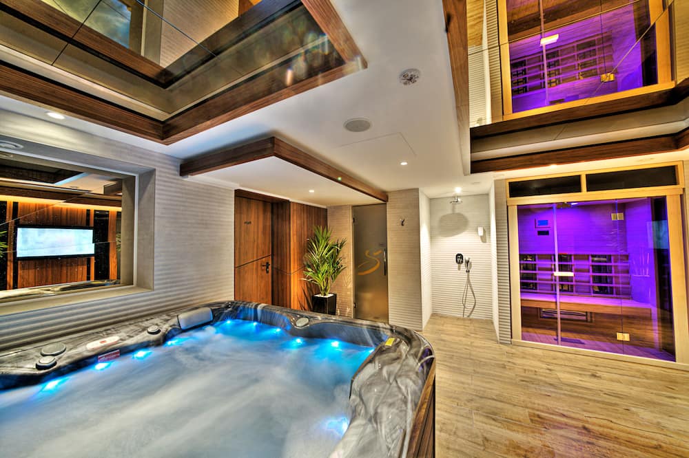 Sky hotel