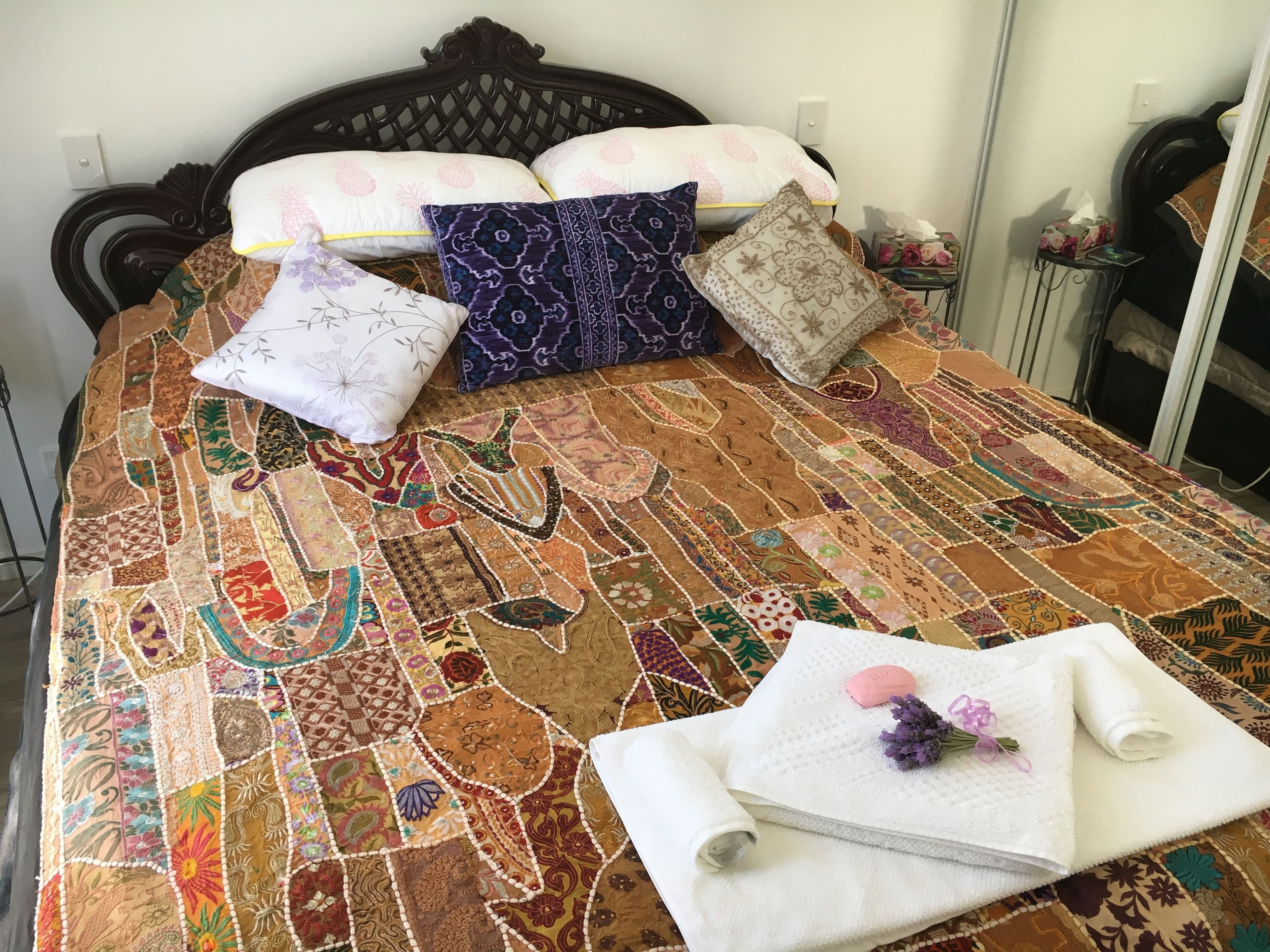 2 عدّة غرف نوم وتجهيزات عازلة للصوت ومكواة/لوح كي وواي فاي مجانًا