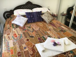 Casa de campo, 2 habitaciones | 2 dormitorios, sistema de insonorización, tabla de planchar con plancha