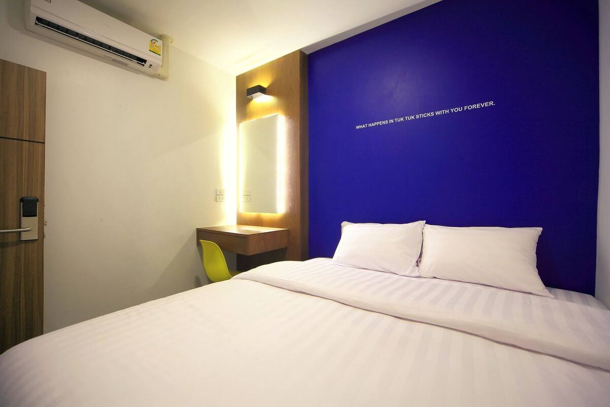 Soundproofing, free WiFi