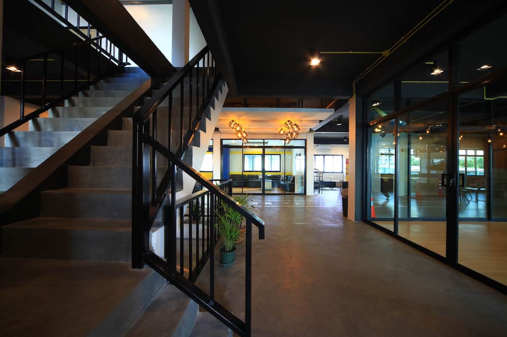 Tuk Tuk Hostel
