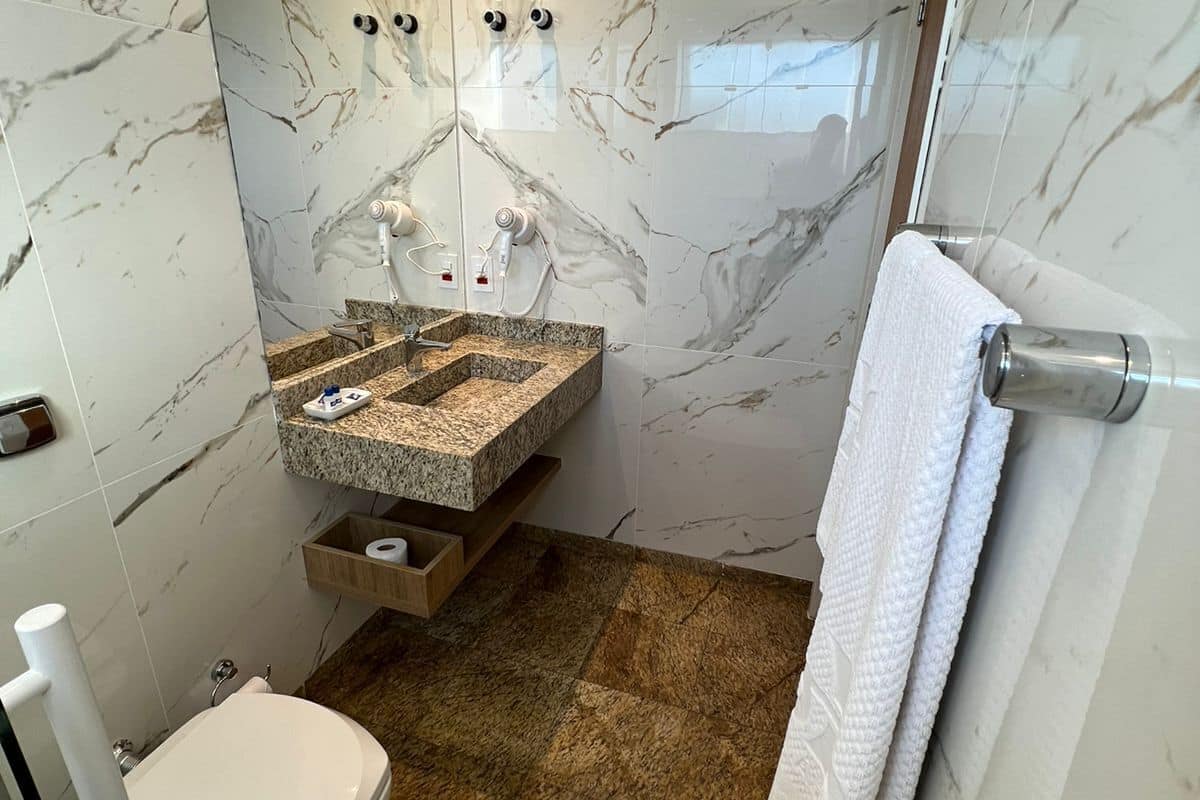 luxury double room | bathroom | shower, free toiletries, hair dryer, towels