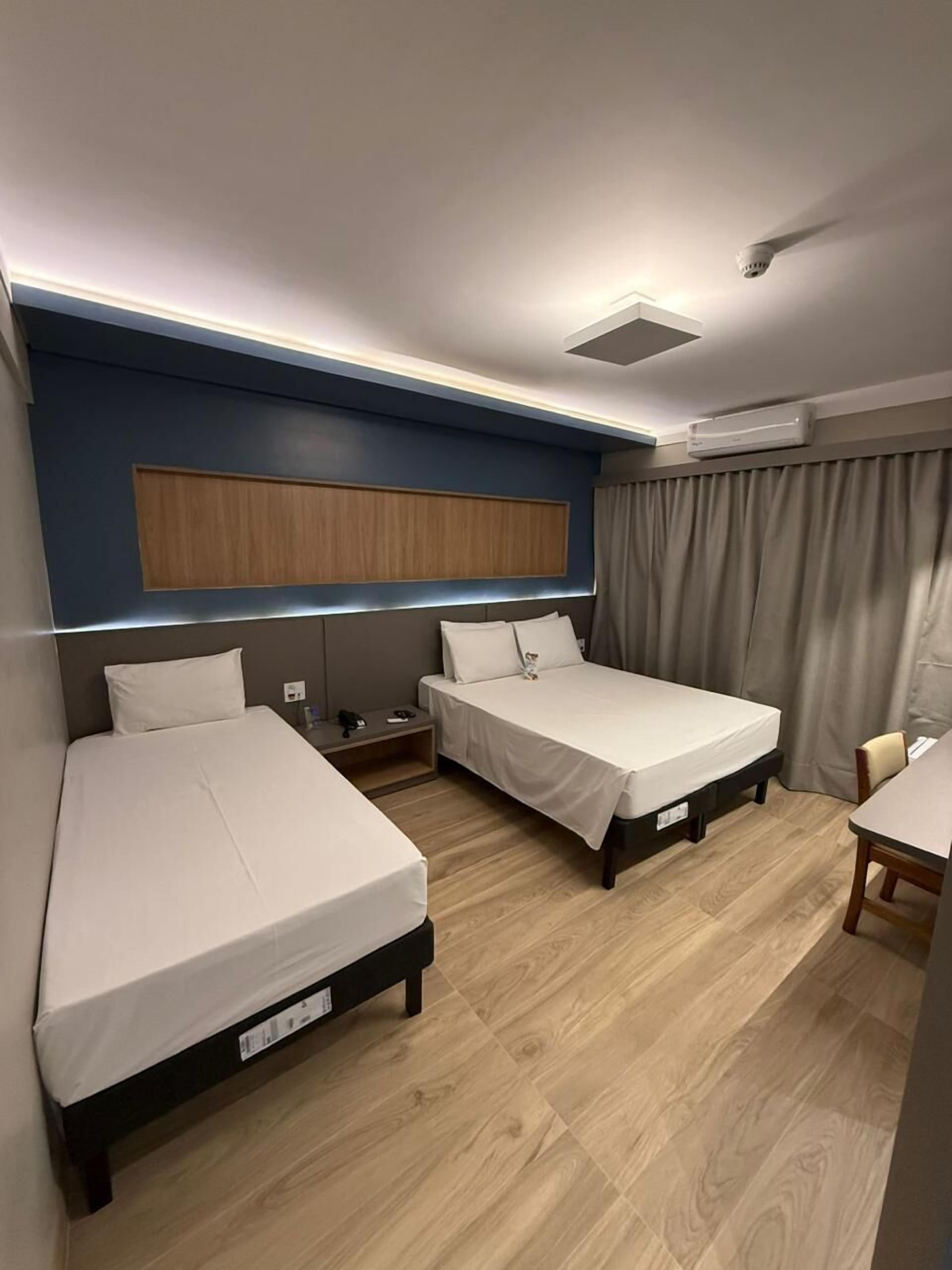 Apartamento PCD | 책상, 암막 커튼, 다리미/다리미판, 무료 WiFi
