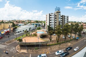 Front of property - HD Plaza Hotel (Assis)