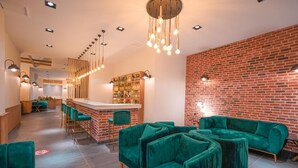 酒吧（店  内）