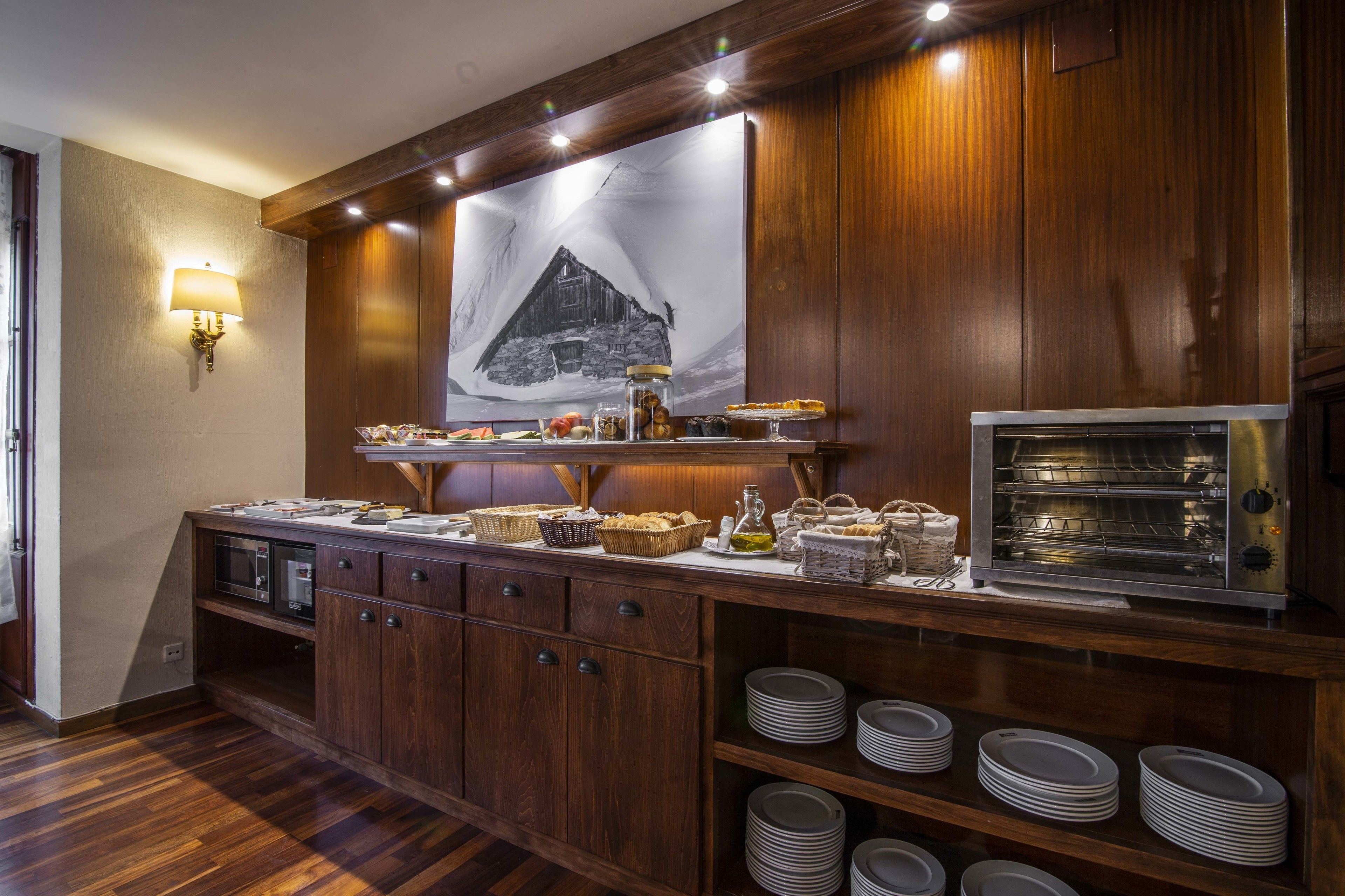 daily buffet breakfast (eur 8 per person)
