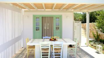 Vila, 4 quartos, vista para o mar | Terraço/pátio