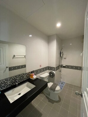 Deluxe Double Room | Bathroom | Shower, free toiletries, hair dryer, towels - Dwell Phuket Airport (Sa Khu)