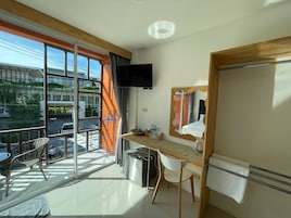 Deluxe Double Room with Balcony | บริการอาหารในห้องพัก