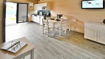 Deluxe Chalet, Garden View | Private kitchen